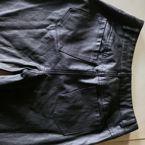 Flare Pants Princess Polly Faux Leather. Black Size 4🤎 - Picture 9 of 14